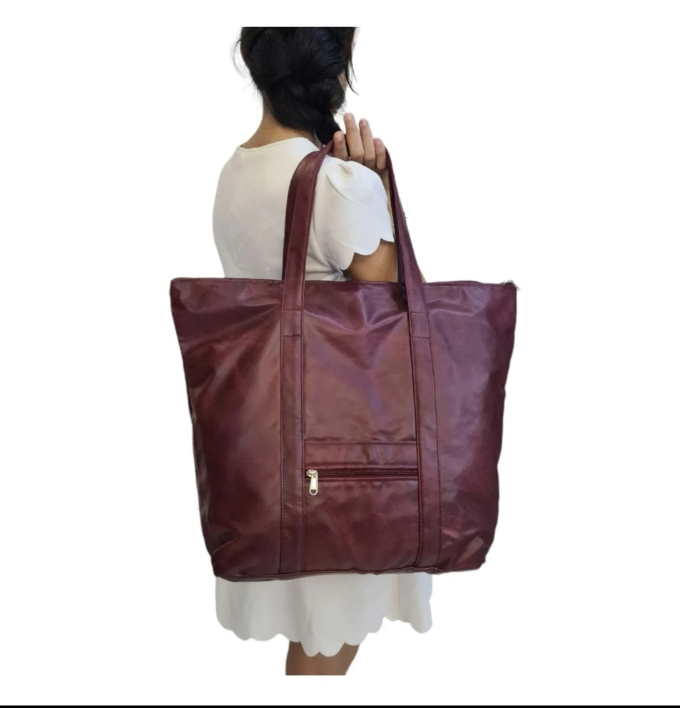 Traveler's Totes ( Large capacity Faux Leather Bags for weekend travelling, grocery shopping , et