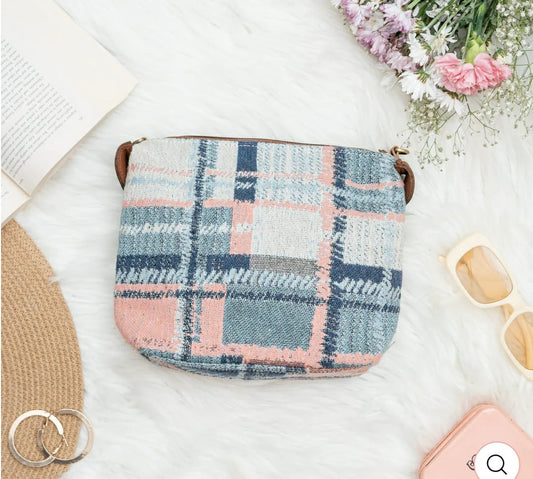 Sling Bags With Inner Zip Pocket Pink